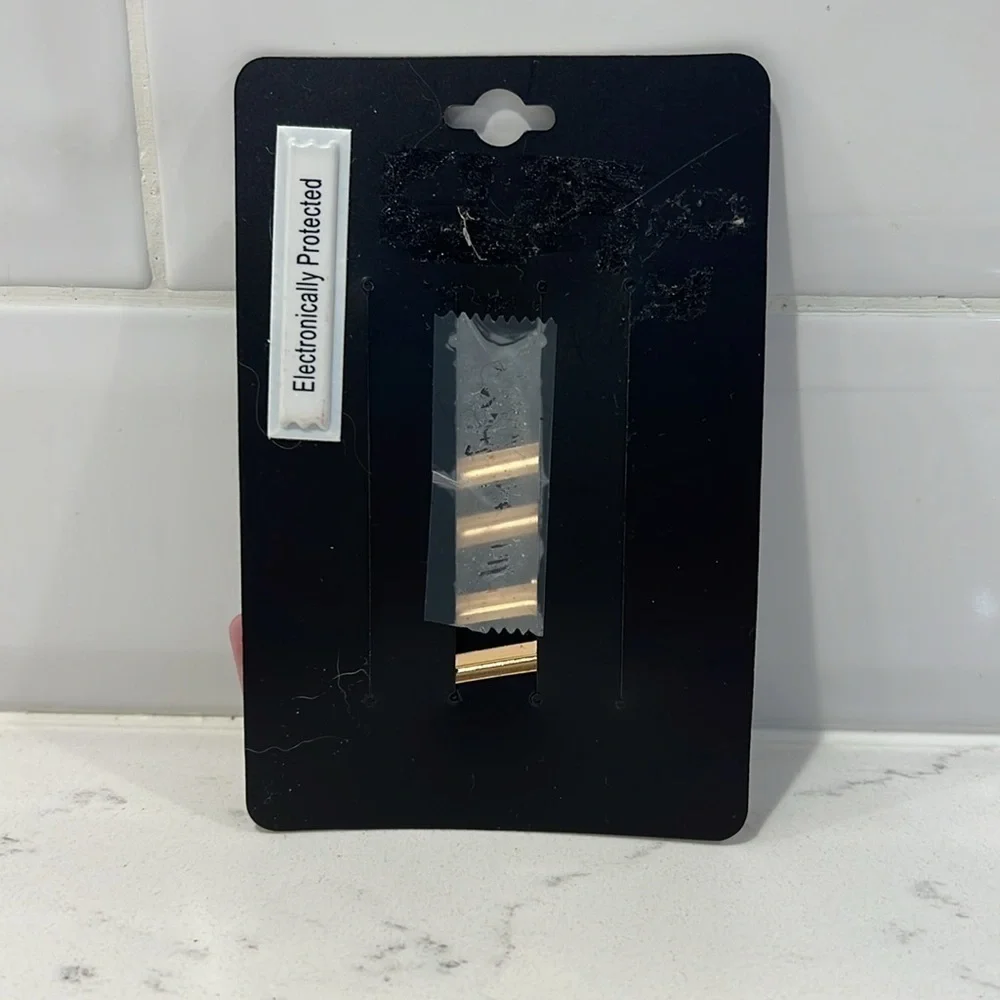BNWT Noir Womens Hair Clips